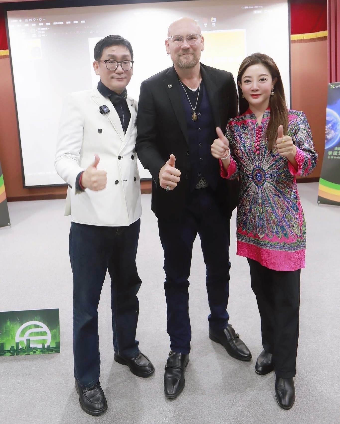line_oa_chat_250205_163512_group_2.jpg